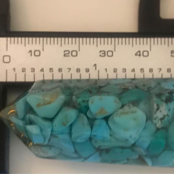Resin point filled with turquoise chips 2 inches tall - Picture 4 of 4